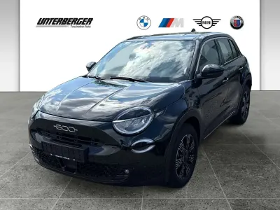 Neu Fiat 600E Red 114 kW (156 PS) 2025 Schwarz SUV