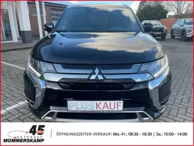 Gebraucht Mitsubishi Outlander P-HEV Top 135 PS (99 kW) 2020 M) (schwarz SUV