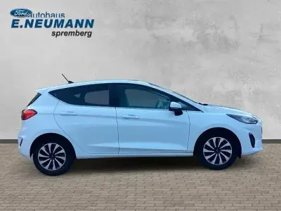 Używany Ford Fiesta Titanium 125 KM (91 kW) 2022 Biały Hatchback