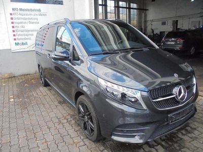 Grau Gebraucht 2023 Mercedes V300 Avantgarde Edition Van / Kleinbus | 60.900 € (Fairer Preis)