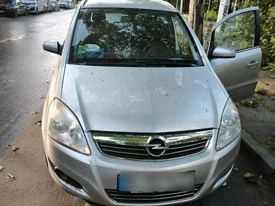 Usata Opel Zafira 140 CV (102 kW) 2008 Argento Monovolume
