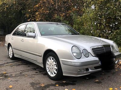 Mercedes E200