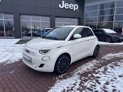 Neu Fiat 500e La Prima 86 kW (118 PS) 2026 Colore esterno (arktis weiß) Limousine