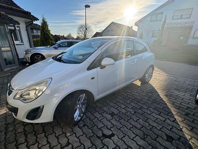 Gebraucht Opel Corsa Color Edition 87 PS (63 kW) 2012 Weiß Kleinwagen