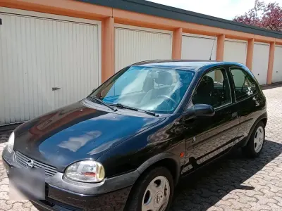 Gebraucht Opel Corsa 65 PS (47 kW) 1998 Schwarz Kleinwagen