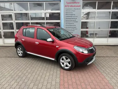 Gebraucht Dacia Sandero Stepway 84 PS (61 kW) 2012 Rot Limousine