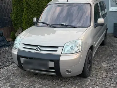Gebraucht Citroën Berlingo 90 PS (66 kW) 2006 Silber Van / Kleinbus