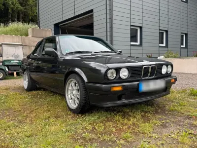 Gebraucht BMW 316 100 PS (73 kW) 1990 Schwarz Cabrio