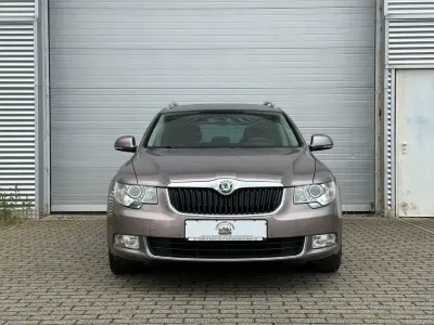 Gebraucht Skoda Superb Elegance 160 PS (117 kW) 2011 Violett Kombi