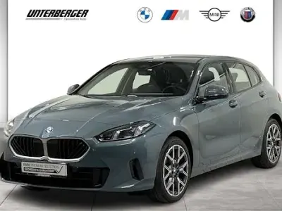 Gebraucht BMW 120 Sport Line 163 PS (119 kW) 2024 Grün Limousine