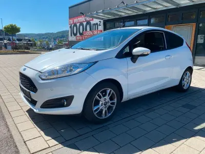 Używany Ford Fiesta Celebration 75 KM (55 kW) 2016 Biały Hatchback