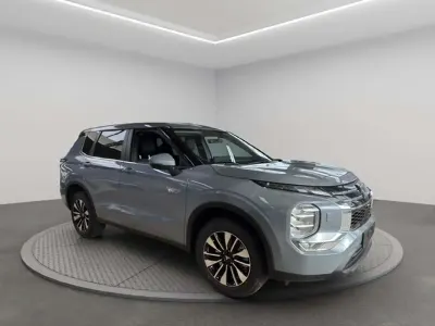 Nouă Mitsubishi Outlander 136 CP (100 kW) 2026 Gri SUV