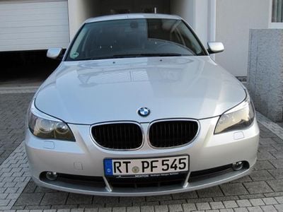 Gebraucht BMW 520 231 PS (169 kW) 2004 Silber metallic Limousine
