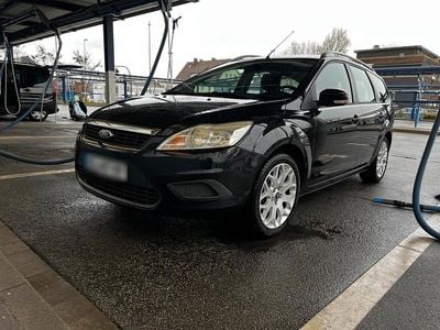 Gebraucht Ford Focus 101 PS (74 kW) 2010 Schwarz Kombi