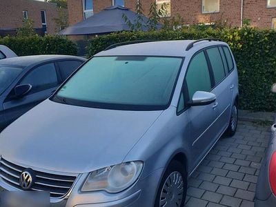 Second-hand VW Touran 140 CP (102 kW) 2010 Gri Monovolum