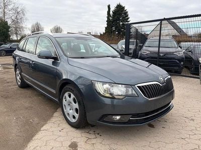 Gebraucht Skoda Superb 160 PS (117 kW) 2014 Blau Kombi