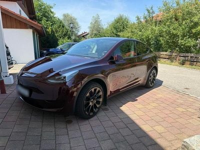 Second-hand Tesla Model Y Long Range RWD 378 kW (514 CP) 2024 Roșu SUV
