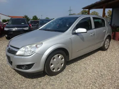 Gebraucht Opel Astra Edition 110 PS (80 kW) 2008 Silber Limousine