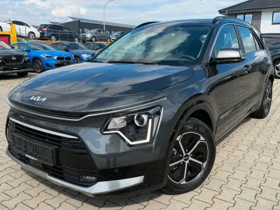 Używany Kia Niro 140 KM (102 kW) 2024 Szary SUV