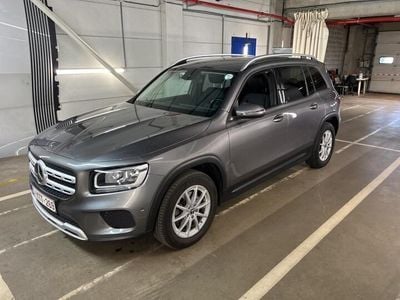 Mercedes GLB180