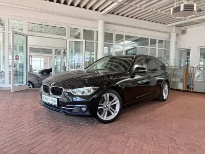 Gebraucht BMW 330 Sport Line 252 PS (185 kW) 2018 Schwarz Kombi