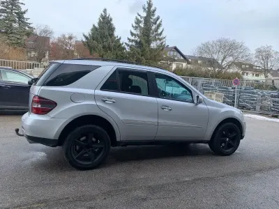 Gebraucht Mercedes ML320 224 PS (164 kW) 2006 Silber SUV