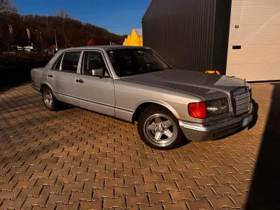 Gebraucht Mercedes 500 258 PS (189 kW) 1983 Silber Limousine