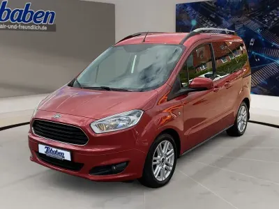 Gebraucht Ford Tourneo Courier Titanium 101 PS (74 kW) 2017 Rot Van / Kleinbus