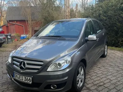 Używany Mercedes B200 136 KM (100 kW) 2010 Minivan