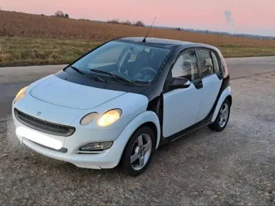 Używany Smart ForFour 75 KM (55 kW) 2006 Biały Hatchback