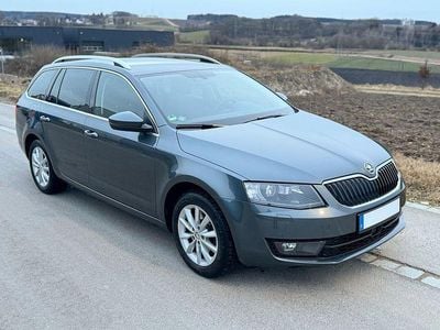 Gebraucht Skoda Octavia Elegance 179 PS (131 kW) 2015 Grau Kleinwagen