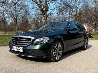 Gebraucht Mercedes C220 Exclusive 194 PS (142 kW) 2018 Grün Kombi