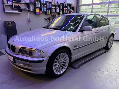 Gebraucht BMW 323 Sport Line 170 PS (125 kW) 2001 Silber Limousine