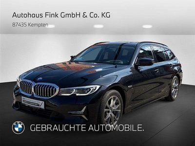 Gebraucht BMW 330e Luxury Line 291 PS (214 kW) 2022 Saphirschwarz Kombi