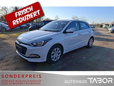 Gebraucht Hyundai i20 Classic 84 PS (61 kW) 2016 Weiß Limousine