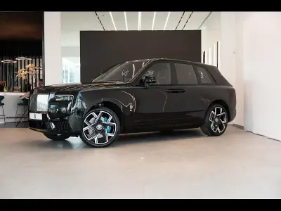 Neu Rolls Royce Cullinan 544 PS (400 kW) 2026 Schwarz SUV