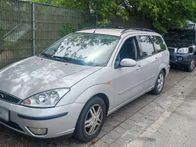 Gebraucht Ford Focus Futura 101 PS (74 kW) 2002 Silber Kombi