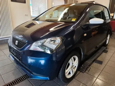 Używany Seat Mii 75 KM (55 kW) 2013 Niebieski Hatchback