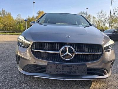 Usata Mercedes B200 163 CV (119 kW) 2023 Grigio Monovolume