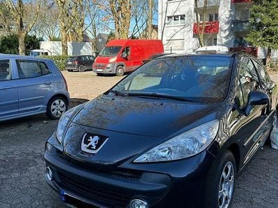 Gebraucht Peugeot 104 Urban Move 73 PS (53 kW) 2009 Schwarz Limousine