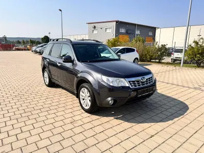 Gebraucht Subaru Forester Exclusive+ 150 PS (110 kW) 2011 Schwarz SUV