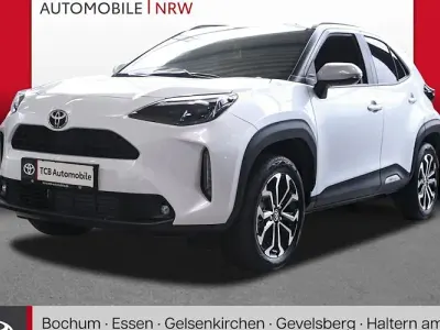 Neu Toyota Yaris Cross 131 PS (96 kW) 2025 Weiß SUV