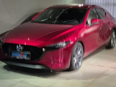 Gebraucht Mazda 3 Selection 122 PS (89 kW) 2022 Rot Limousine