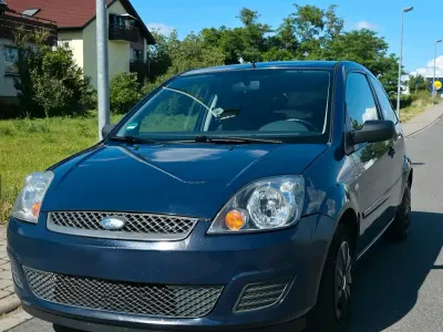Gebraucht Ford Fiesta Style 60 PS (44 kW) 2008 Blau Kleinwagen
