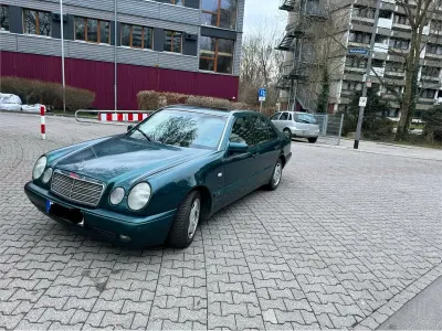 Second-hand Mercedes E230 150 CP (110 kW) 1995 Verde Berlinǎ