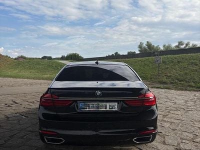 BMW 740