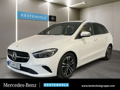 Używany Mercedes B200 Progressive 150 KM (110 kW) 2026 Biały Minivan
