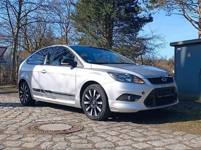 Gebraucht Ford Focus Titanium 115 PS (84 kW) 2010 Silber Limousine