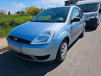 Begagnad Ford Fiesta 60 HK (44 kW) 2005 Blå Halvkombi