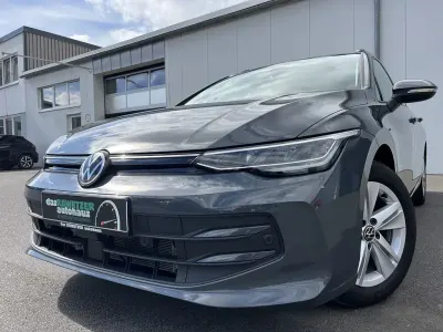 Gebraucht VW Golf VIII Life 116 PS (85 kW) 2025 Grau Kombi